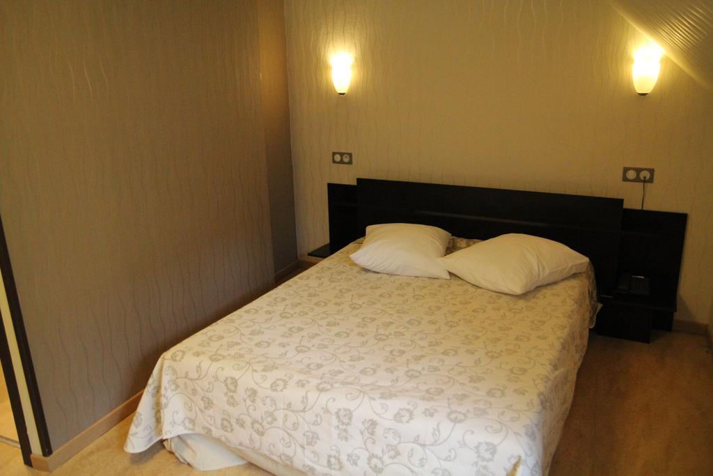 La Madeleine Hotel Saint-Benoît-sur-Loire Quarto foto